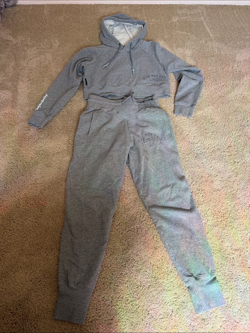 Flag nor fail jogger and crop set